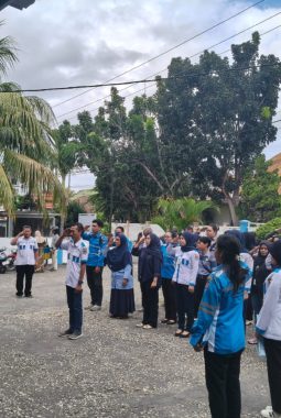 Apel Pagi Rutin, Momentum Tingkatkan Disiplin dan Koordinasi Pegawai di Halaman Kantor