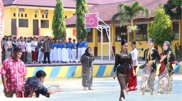 SMAN 2 Luwuk Peringati Hari Kartini ke 62 Dengan Berbagai Lomba Dan Luncurkan Perdana Lagu Daerah Saluan “POTOUTUSANTO”
