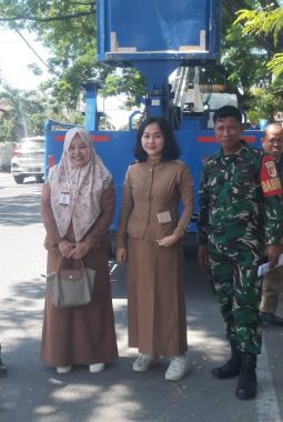 Sinergi Lintas Sektoral, Kelurahan Karaton Tata Kawasan Bahu Jalan demi Ketertiban Umum