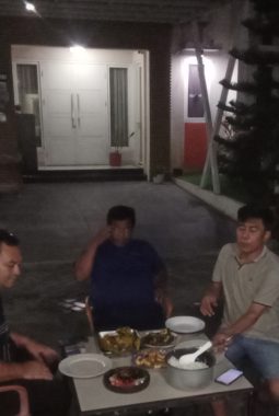 Kasat Intelkam Polres Karawang Jalin Keakraban Bersama Anggota dan Masyarakat Lewat Makan Bersama