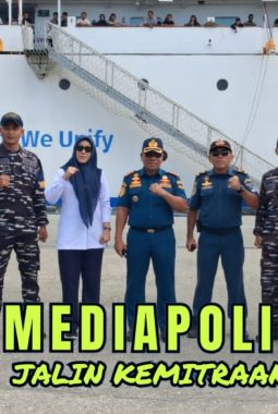 Kepala Kantor UPP Kelas II Luwuk Pantau Langsung Pelayanan Dan Pengawasan Saat Kedatangan KM Tilong Kabila