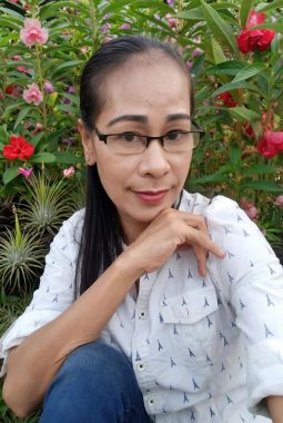 BUNDA DESY ADEANTI, PETANI BUNGA PACAR AIR DI KARAWANG: BUNGA CANTIK MULTIFUNGSI, PELUANG USAHA YANG MENJANJIKAN!