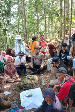 Ritual Adat Suku Balantak di Bukit Lopon, Masyarakat Lamala Lestarikan Tradisi Leluhur