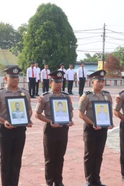 Kapolres Bangkep Ronaldus Karurukan Pimpin Upacara PTDH Terlibat Narkotika dan Desersi